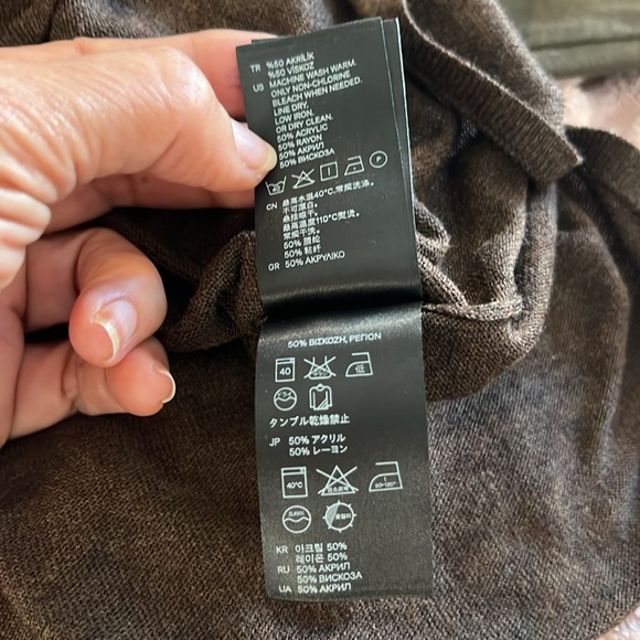 H&M long sleeves sweaters, lot of two pieces, brown XS and army green S. - Picture 12 of 17